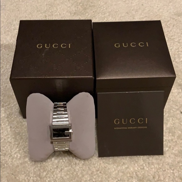 Gucci Watch - Picture 1 of 2